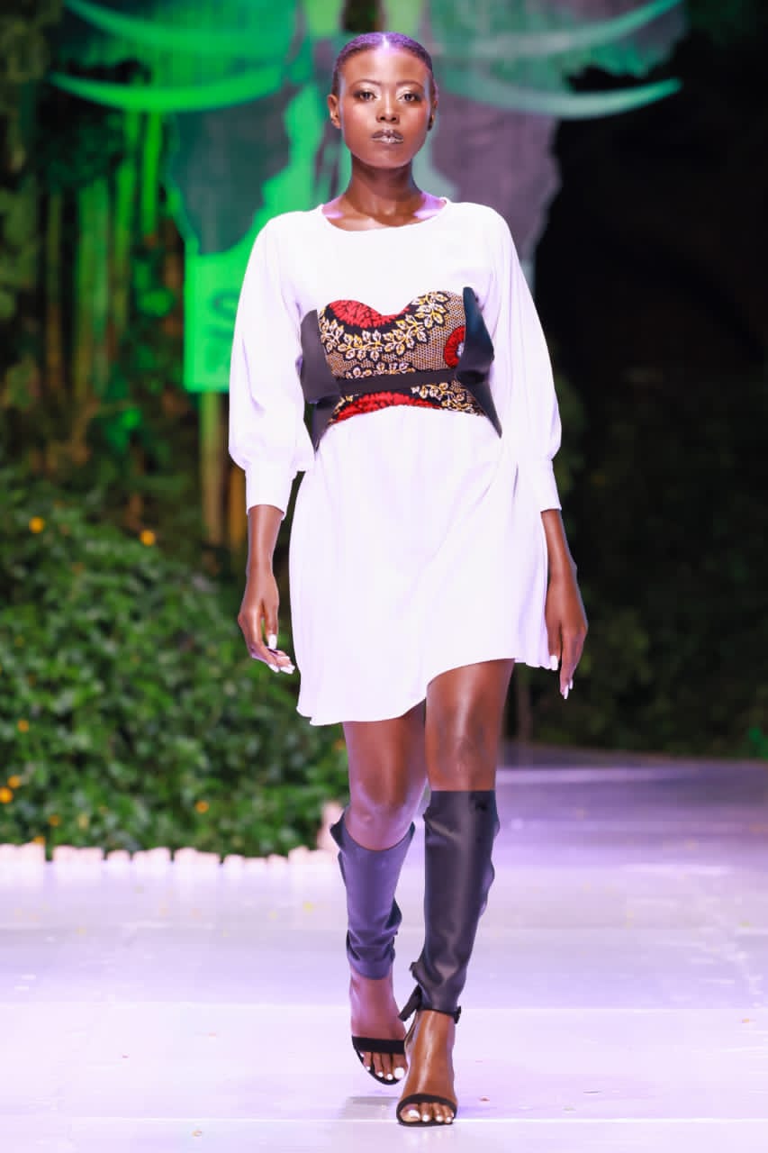 Lifestyle shoot featuring Evening outfit